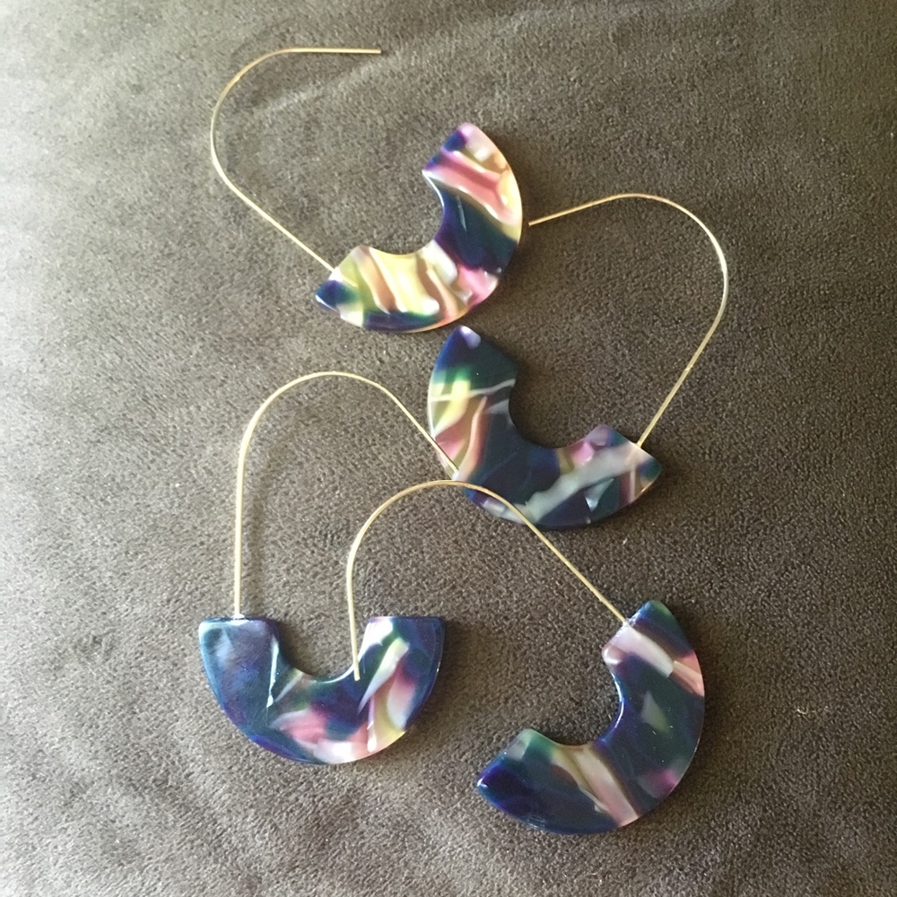 Half Circle Tortoise Shell Acrylic Resin Earrings - Picture 5 of 5